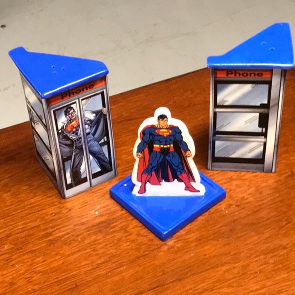 Superman salt & pepper shakers.